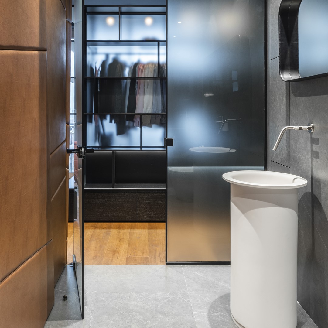 The Perfect Lock for Your Glass Bathroom Door