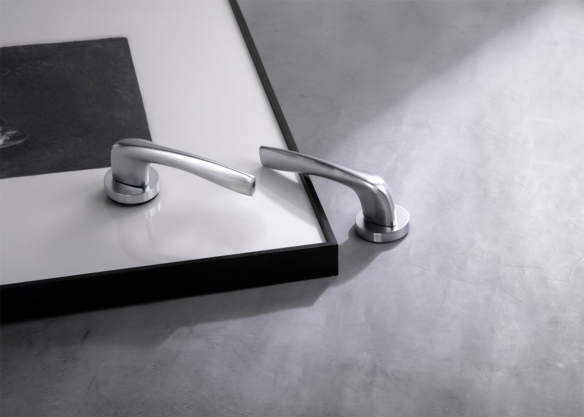 Polish chrome door handle