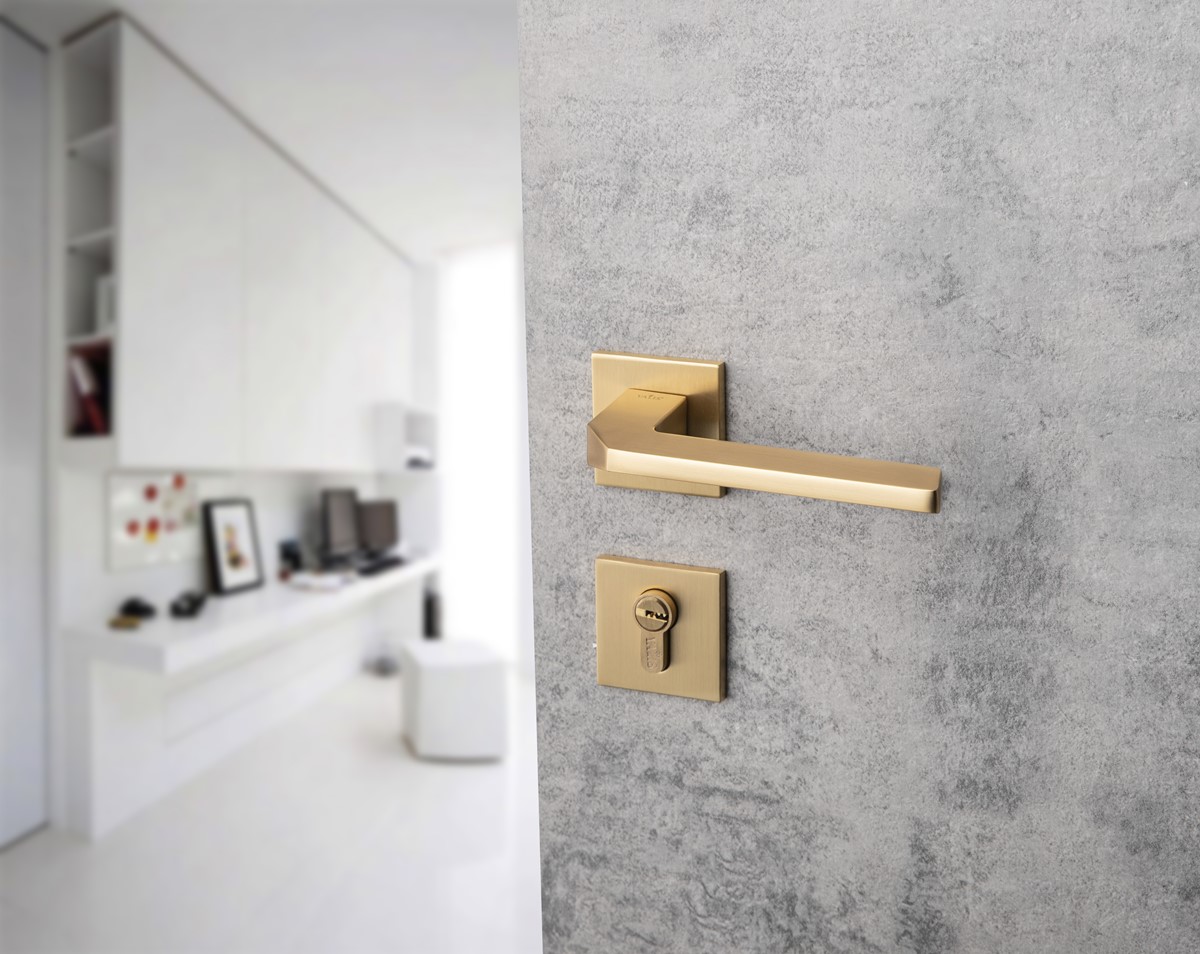 Modern interior door handle design